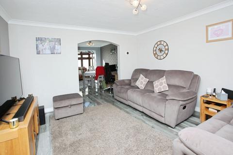 undefined, Bryn Awelon, Penpedairheol, CF82