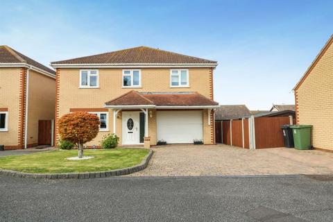 5 bedroom detached house for sale, The Courtyard, Chelmsford, CM3