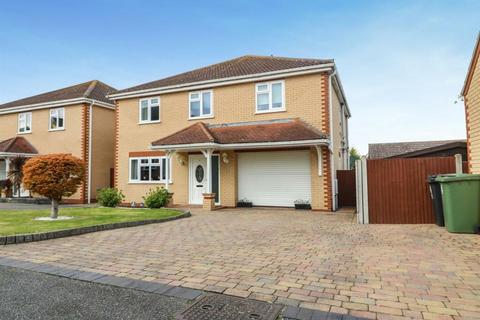 5 bedroom detached house for sale, The Courtyard, Chelmsford, CM3