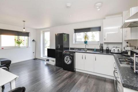 Stones Avenue, Dartford, DA1