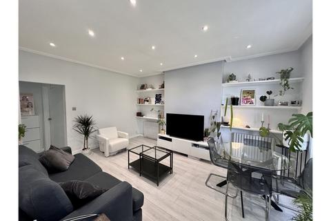 1 bedroom flat for sale, Hemstal Road, London, NW6