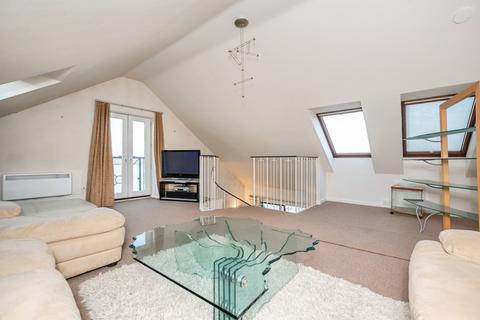 2 bedroom duplex for sale, West Street, Gravesend, DA11