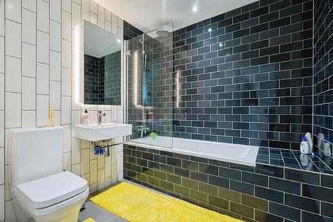 1 bedroom apartment for sale, 2 Regalia Close, London, E16