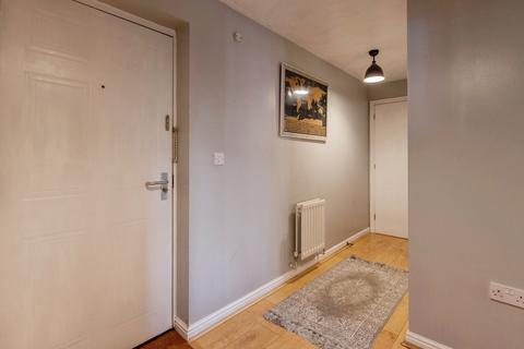 2 bedroom flat for sale, Browning Drive, Wickford, SS12