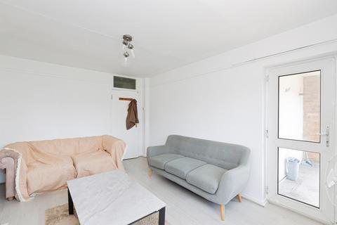 3 bedroom apartment for sale, Avondale Road, London, E16