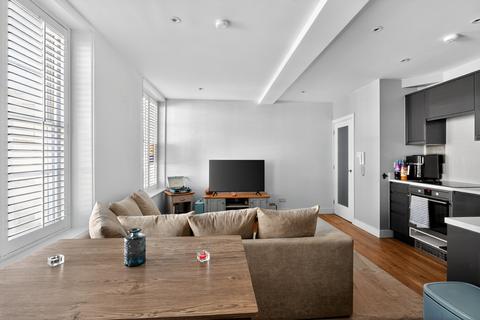 2 bedroom duplex for sale, 23 High Street, Ingatestone, CM4