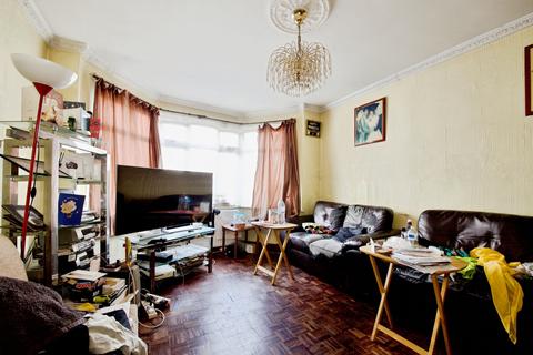3 bedroom semi-detached house for sale, Sheaveshill Avenue, London, NW9