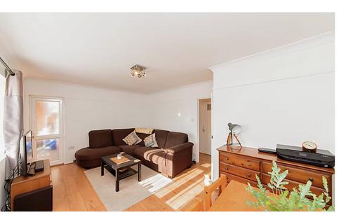 2 bedroom flat for sale, Fryent Way, London, NW9