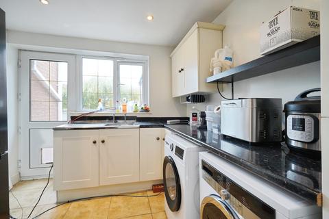 4 bedroom detached house for sale, Wood Street, Swadlincote, DE11