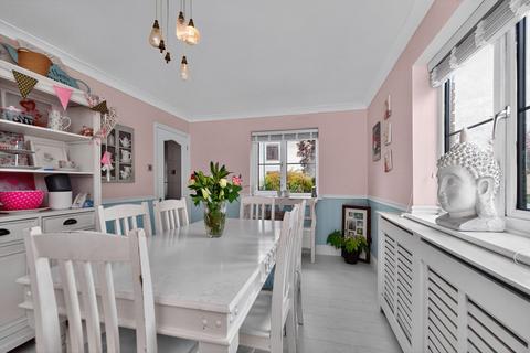 4 bedroom detached house for sale, Bulbecks Walk, Chelmsford, CM3