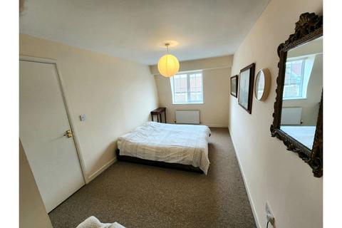 2 bedroom flat for sale, Avon Park, Bristol, BS5