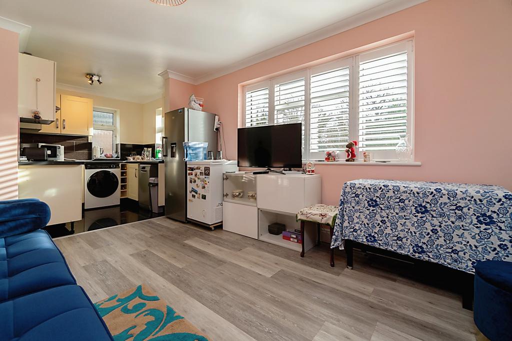 Lounge / Kitchen
