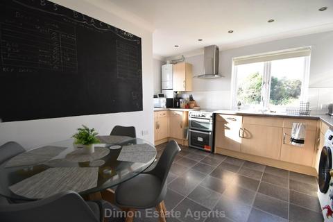2 bedroom flat for sale, Thomas Grant Avenue, Gosport