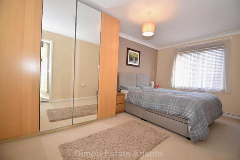 2 bedroom flat for sale, Thomas Grant Avenue, Gosport