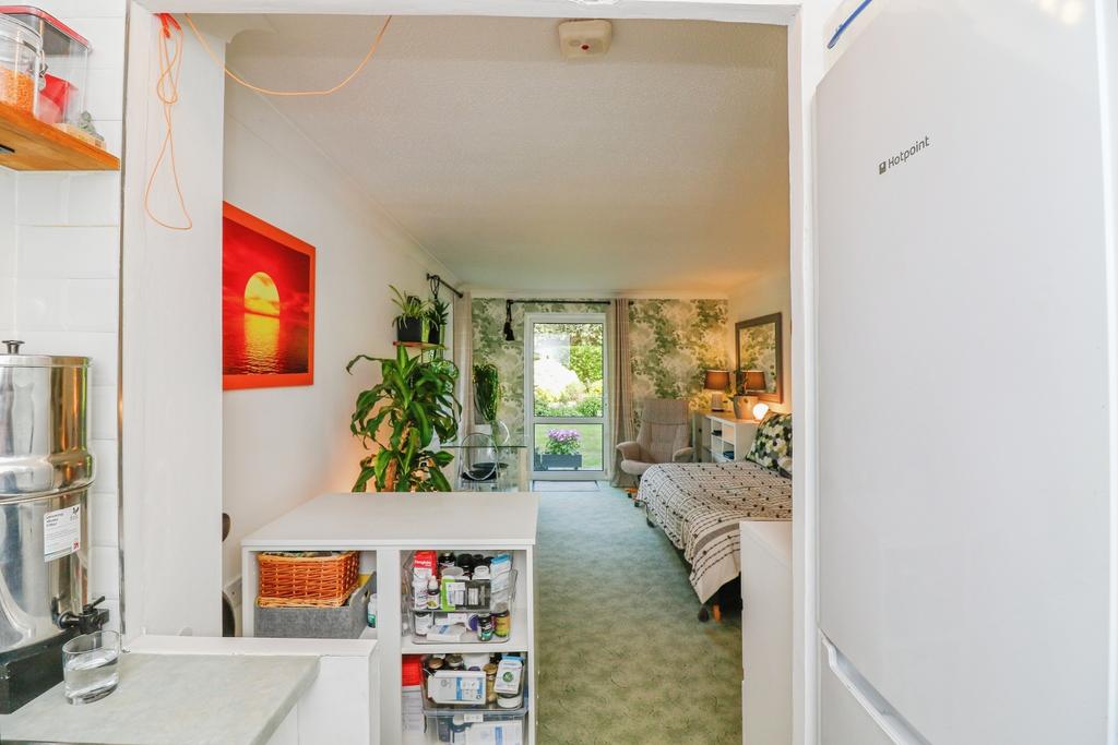Lounge / Kitchen