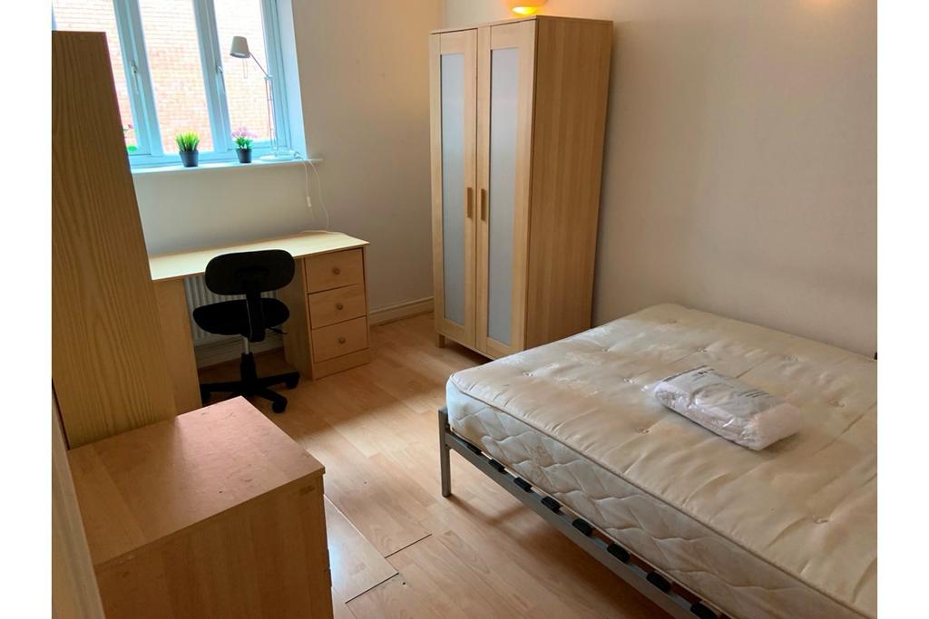 Apartment in Manchester - More