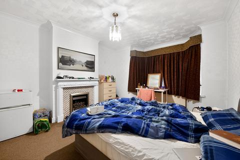 3 bedroom terraced house for sale, Coles Green Road, London, NW2