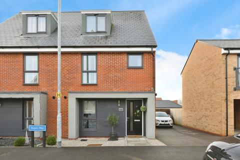 4 bedroom semi-detached house for sale, Aspen Way, Harlow, CM17