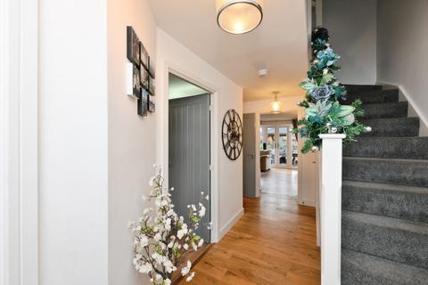 4 bedroom semi-detached house for sale, Aspen Way, Harlow, CM17