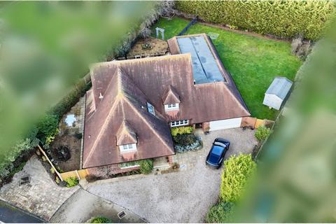 5 bedroom detached house for sale, St. Peters Field, Burnham-on-Crouch, CM0