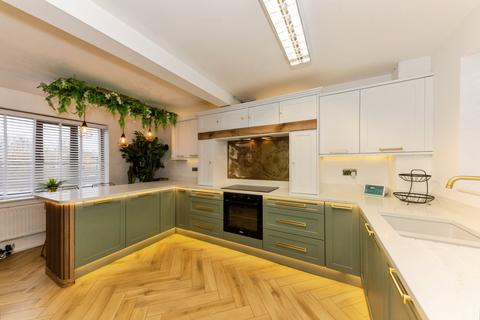 4 bedroom detached house for sale, Nelson Way, Grimsby, DN34