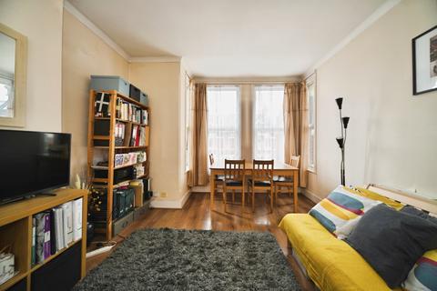2 bedroom flat for sale, Harlesden Gardens, London, NW10