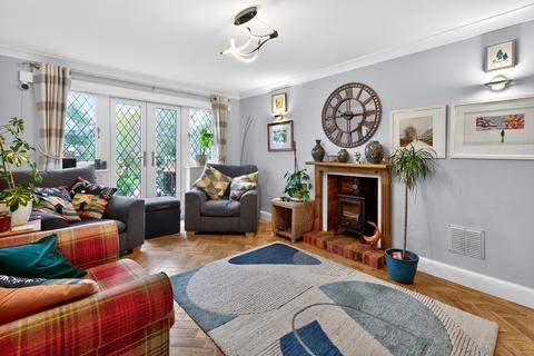 4 bedroom detached bungalow for sale, Clifton Road, Rochford, SS4