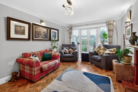 4 bedroom detached bungalow for sale, Clifton Road, Rochford, SS4
