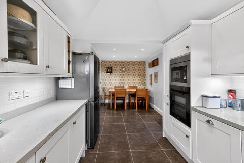 4 bedroom detached bungalow for sale, Clifton Road, Rochford, SS4