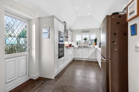4 bedroom detached bungalow for sale, Clifton Road, Rochford, SS4