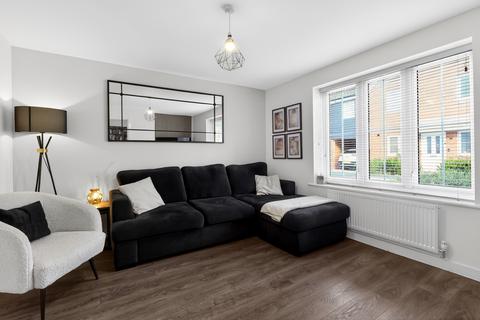 3 bedroom semi-detached house for sale, Foxglove Avenue, Chelmsford, CM1