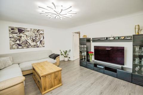 3 bedroom end of terrace house for sale, Knights Green, Flint, CH6