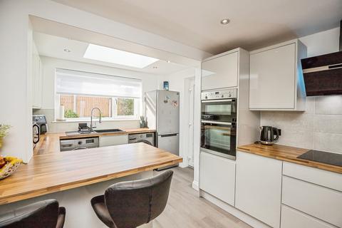 3 bedroom end of terrace house for sale, Knights Green, Flint, CH6