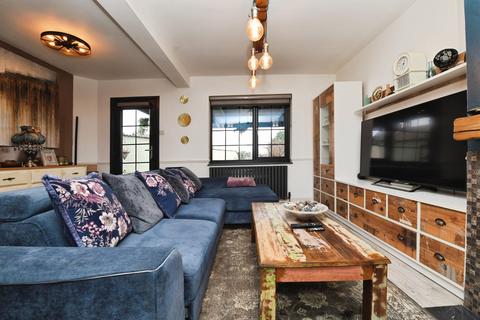3 bedroom end of terrace house for sale, Buckwoods Road, Braintree, CM7