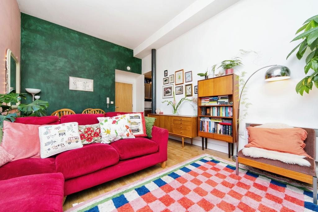 Apartment in Liverpool - More