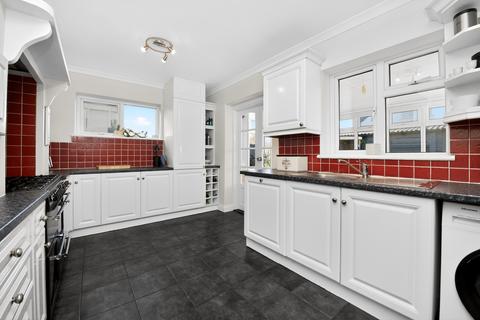 4 bedroom detached house for sale, Ashingdon Road, Rochford, SS4