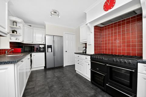 4 bedroom detached house for sale, Ashingdon Road, Rochford, SS4