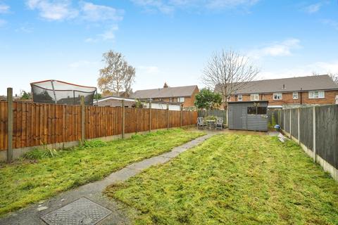 3 bedroom townhouse for sale, Chesterton Road, Burton-on-Trent, DE14