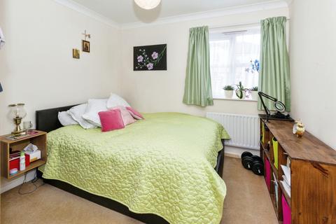 undefined, Sir Robert Mews, Slough, SL3
