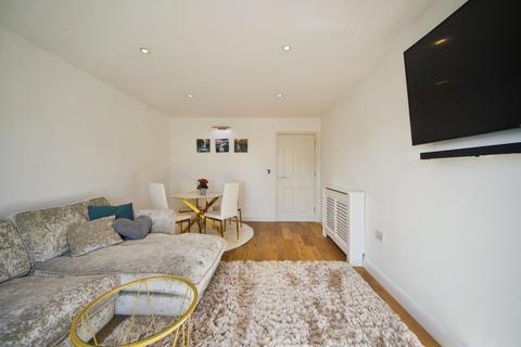 2 bedroom apartment for sale, The Cedars, Broxbourne, EN10