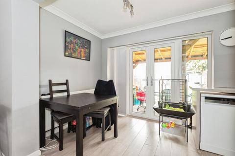 3 bedroom terraced house for sale, Bramblewood Close, Carshalton, SM5