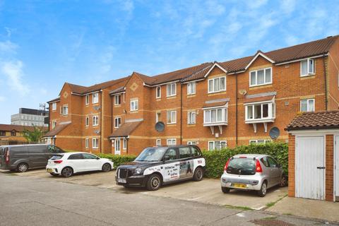 1 bedroom flat for sale, Linwood Crescent, Enfield, EN1