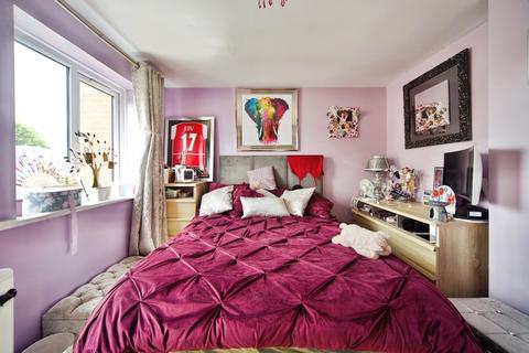1 bedroom flat for sale, Linwood Crescent, Enfield, EN1