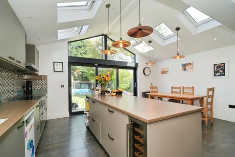 5 bedroom semi-detached house for sale, Westmorland Road, Manchester, M41