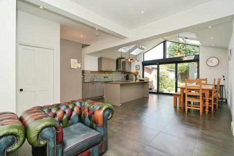 5 bedroom semi-detached house for sale, Westmorland Road, Manchester, M41