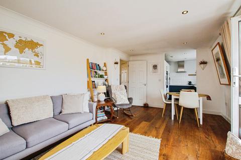 2 bedroom flat for sale, 5 Candle Street, London, E1