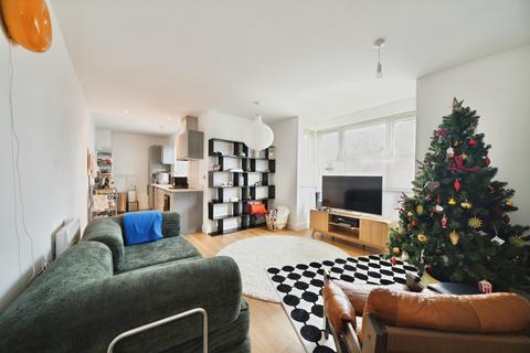 1 bedroom flat for sale, 113 Bullsmoor Lane, Enfield, EN3