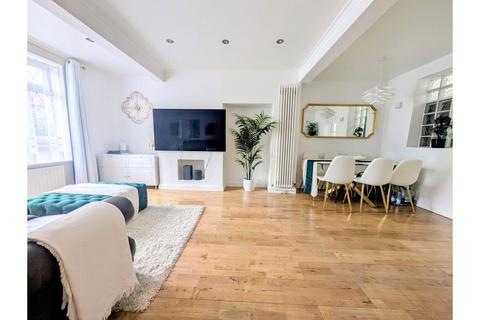 undefined, Evesham Road, Morden, SM4