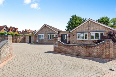 undefined, Queens Road, Datchet, SL3