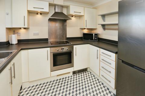 2 bedroom flat for sale, 52 Vespasian Road, Southampton, SO18